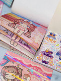 کتاب استیکری طراحی و تزئین لباس واتاق